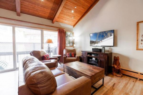 Vail Creekside Condo with Fireplace Near Gondola